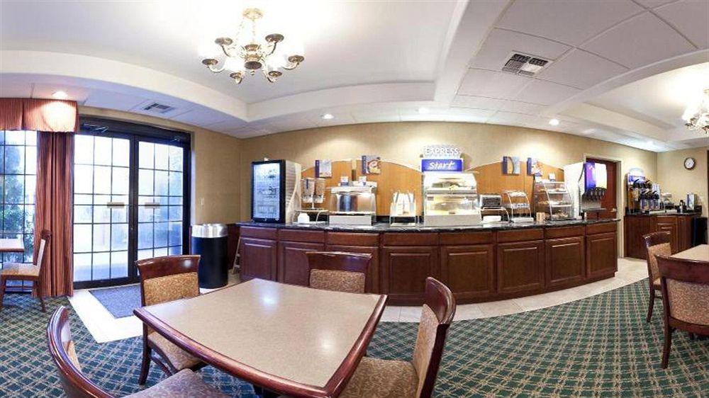 Holiday Inn Express Breaux Bridge By Ihg Henderson Exterior photo