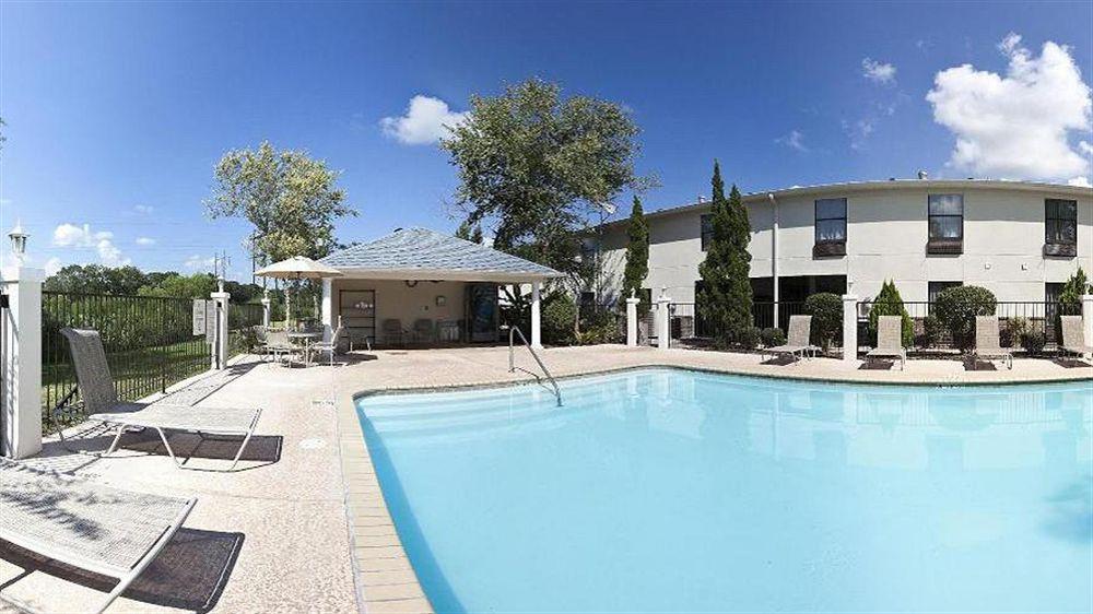 Holiday Inn Express Breaux Bridge By Ihg Henderson Exterior photo