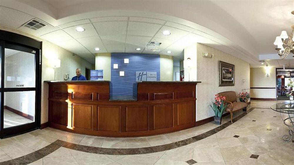 Holiday Inn Express Breaux Bridge By Ihg Henderson Exterior photo