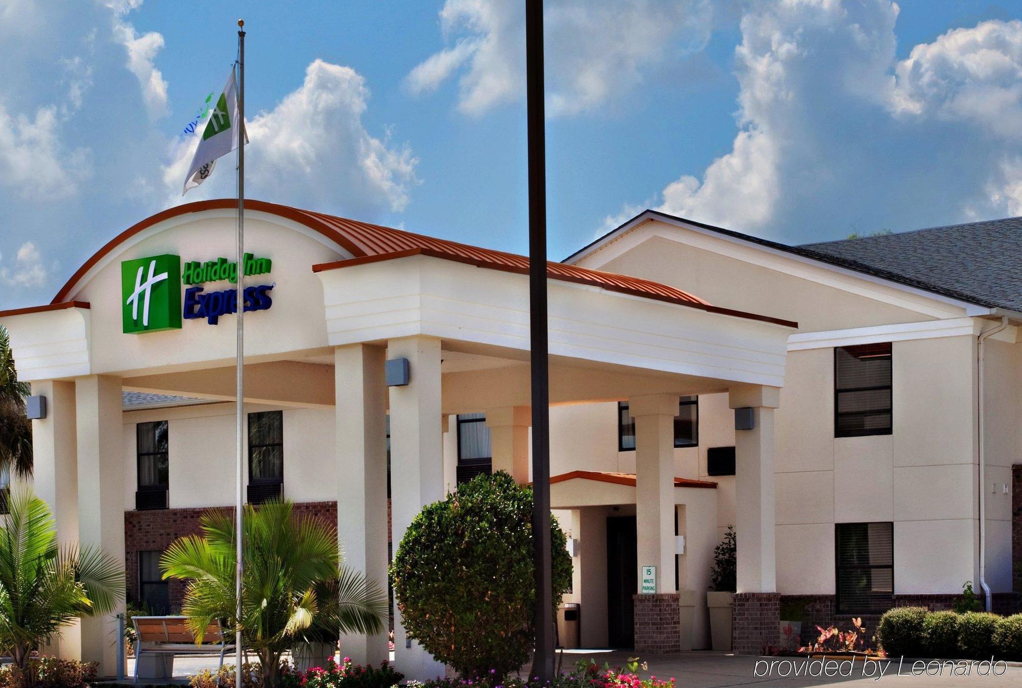 Holiday Inn Express Breaux Bridge By Ihg Henderson Exterior photo
