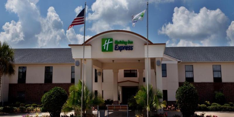 Holiday Inn Express Breaux Bridge By Ihg Henderson Exterior photo