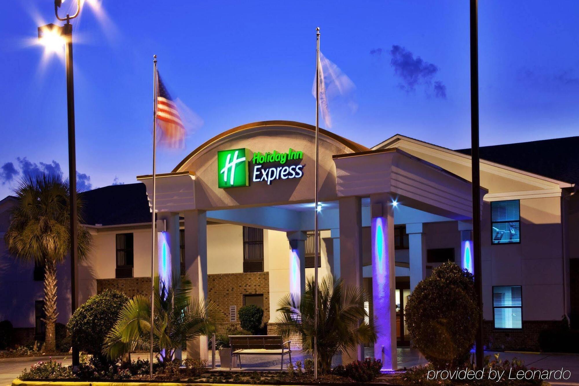 Holiday Inn Express Breaux Bridge By Ihg Henderson Exterior photo